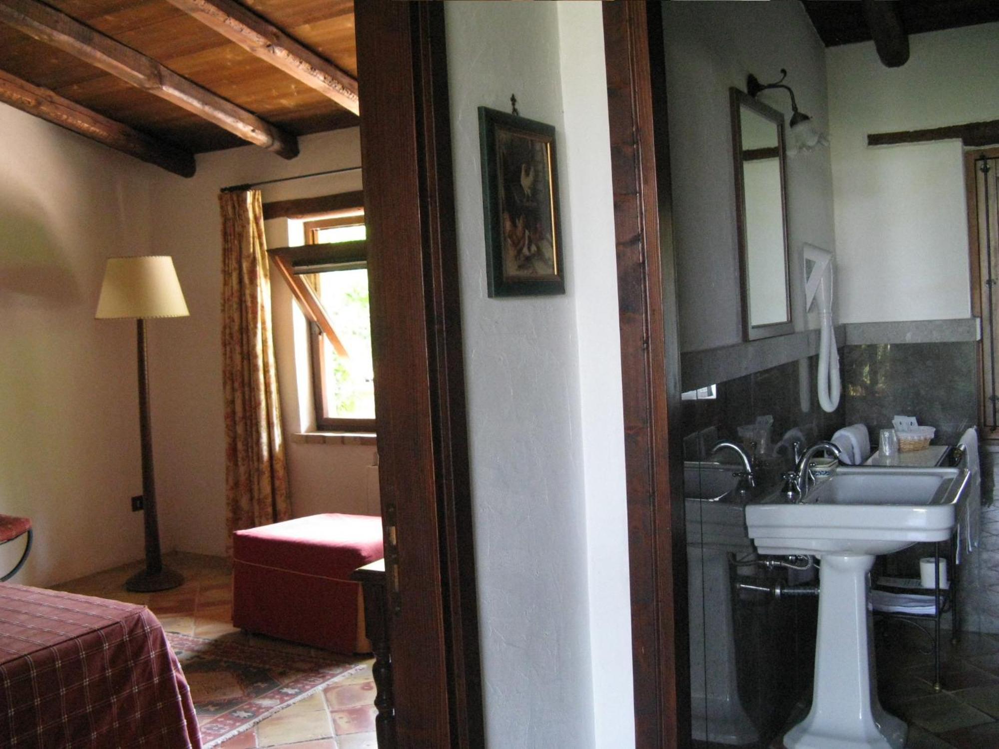 Crapa Licca Villa Ventimiglia di Sicilia Ruang foto